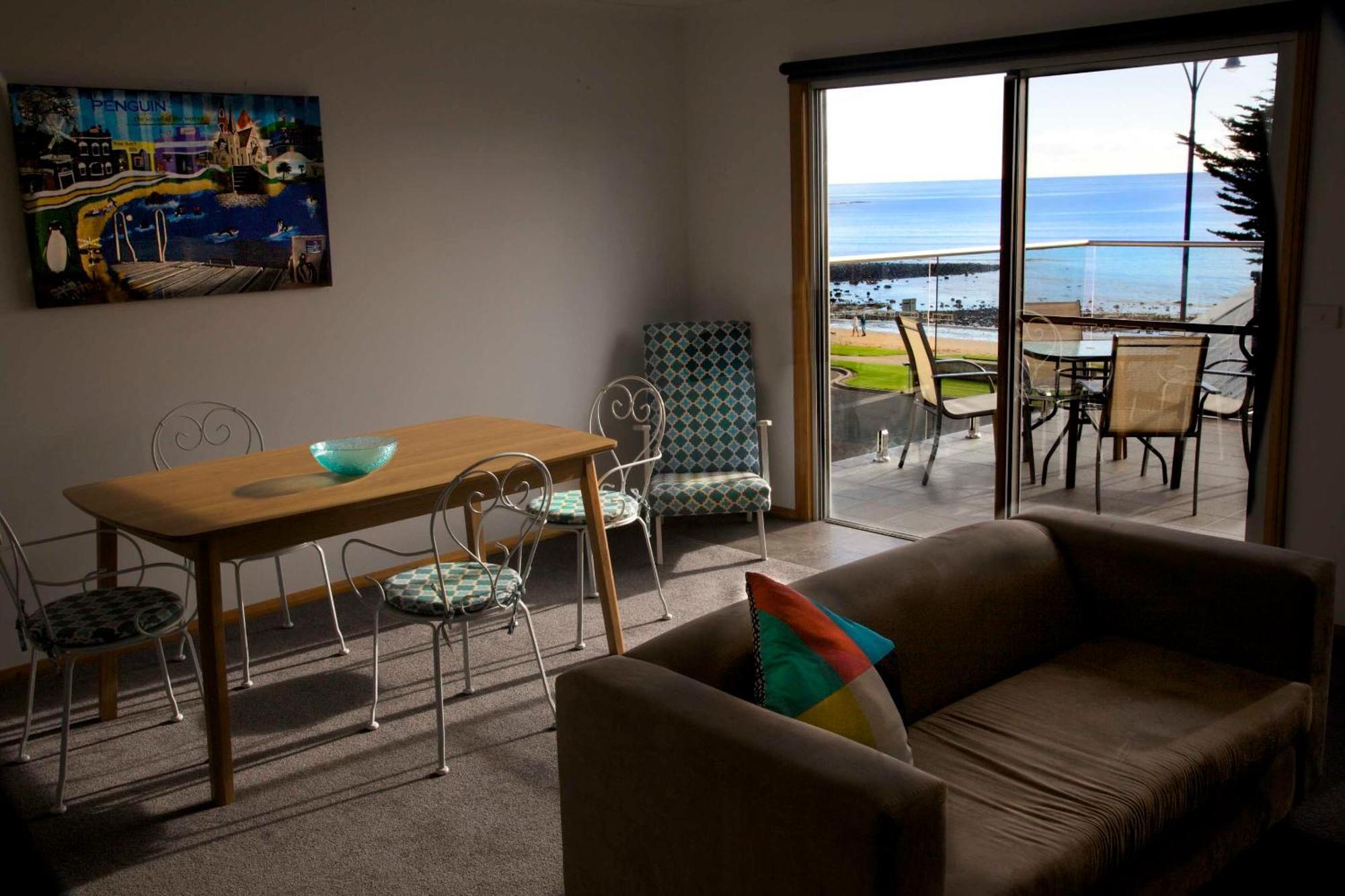 Penguin Beachfront Apartments Номер фото