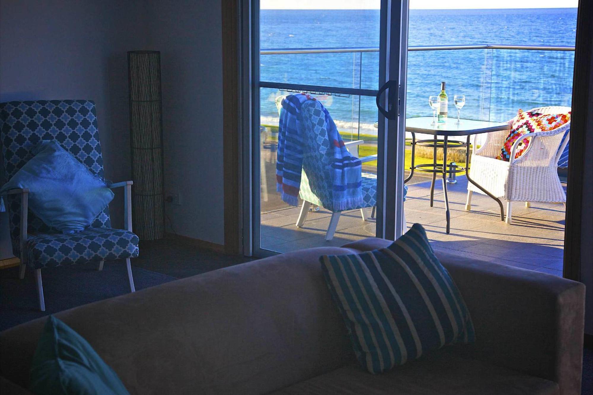 Penguin Beachfront Apartments Номер фото