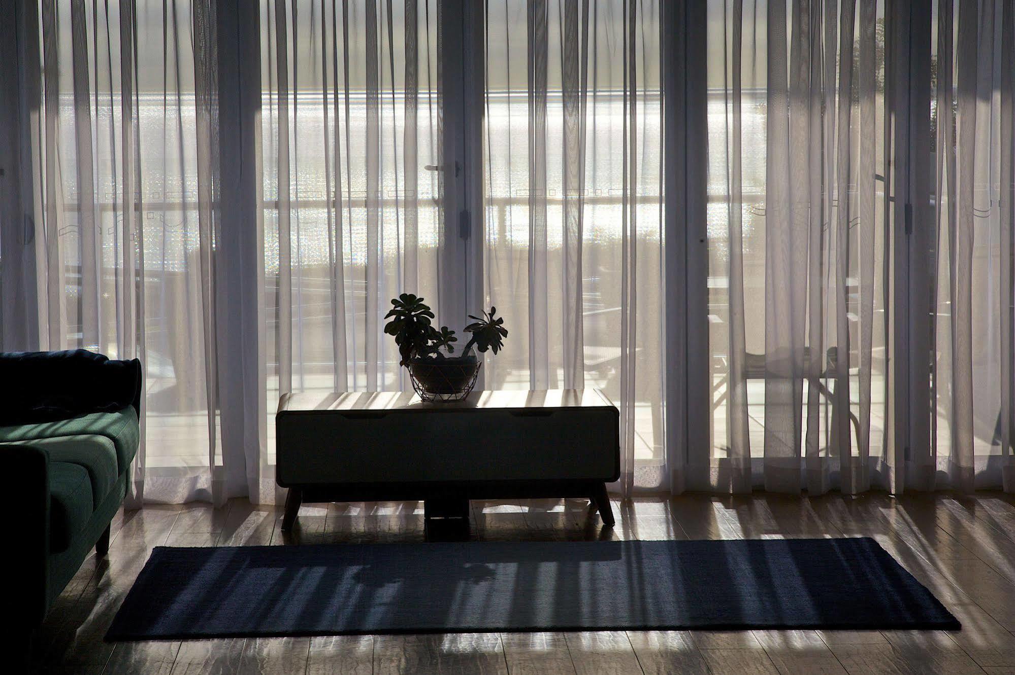Penguin Beachfront Apartments Экстерьер фото