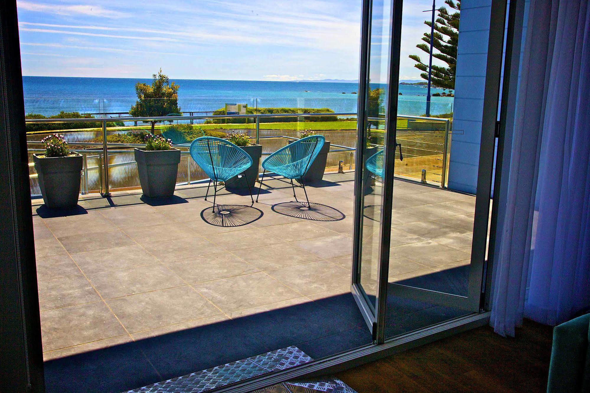 Penguin Beachfront Apartments Экстерьер фото